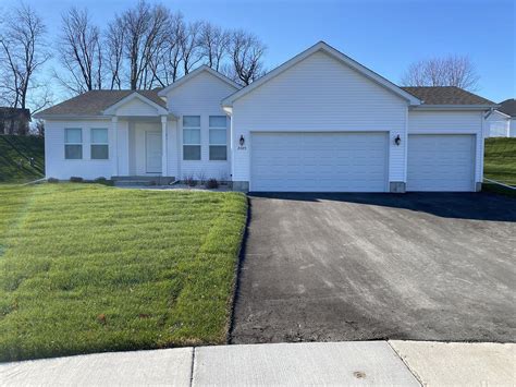 11906 Ventura Blvd, Machesney Park, IL 61115 is currently not for sale. The 2400 Square Feet single family home is a 4 beds, 3 baths property.